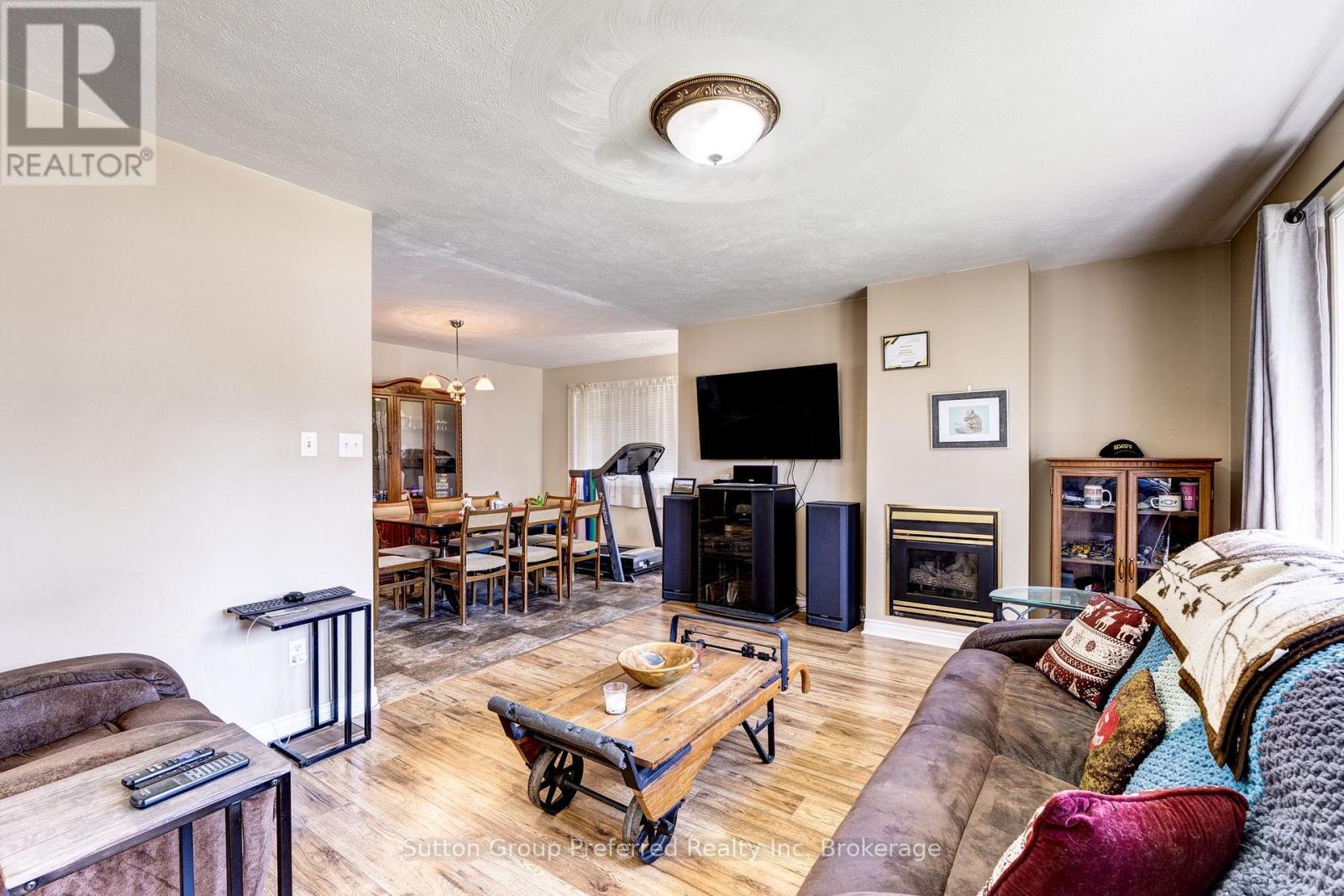 65 Hincks Street Property Photo 9