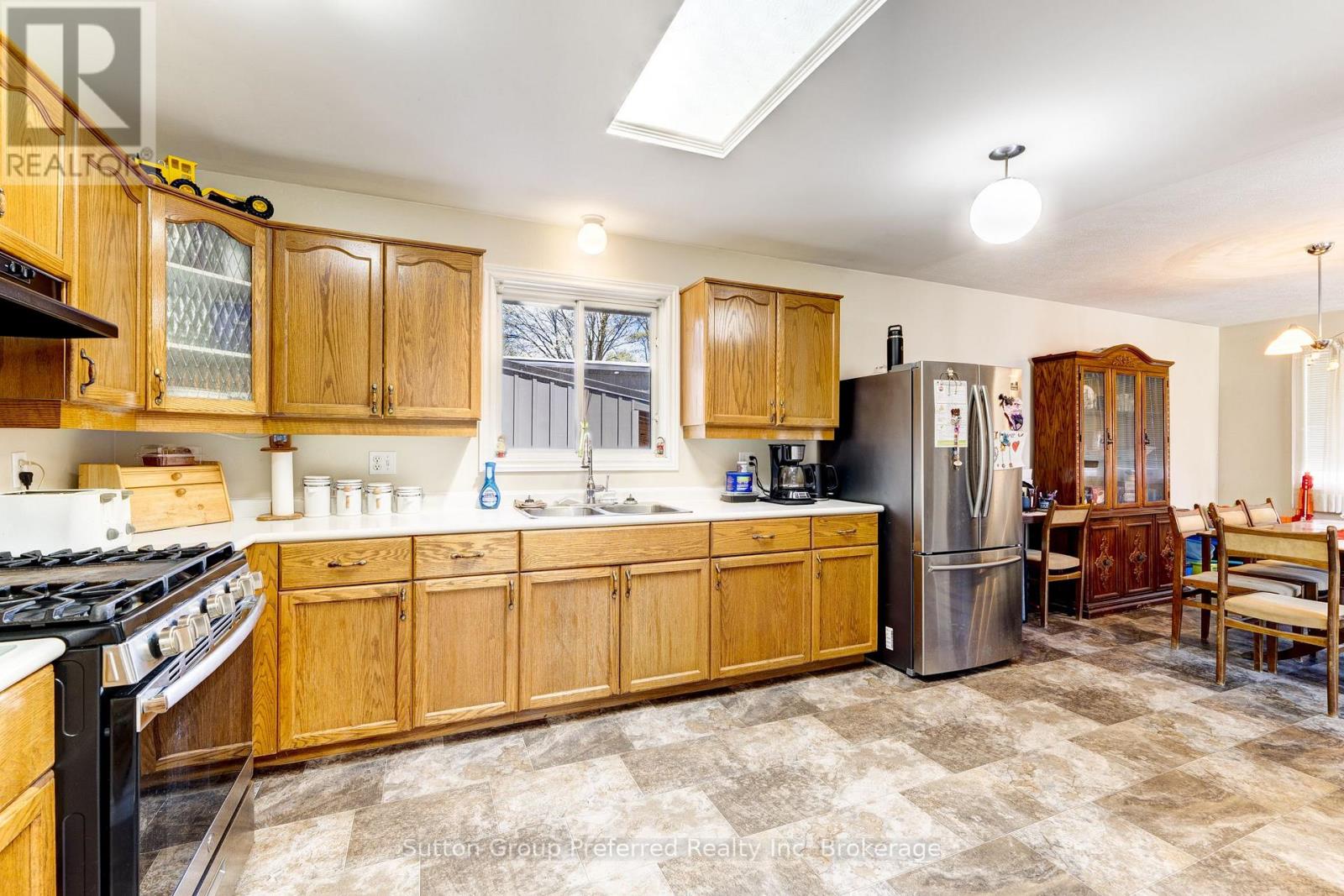 65 Hincks Street Property Photo 16