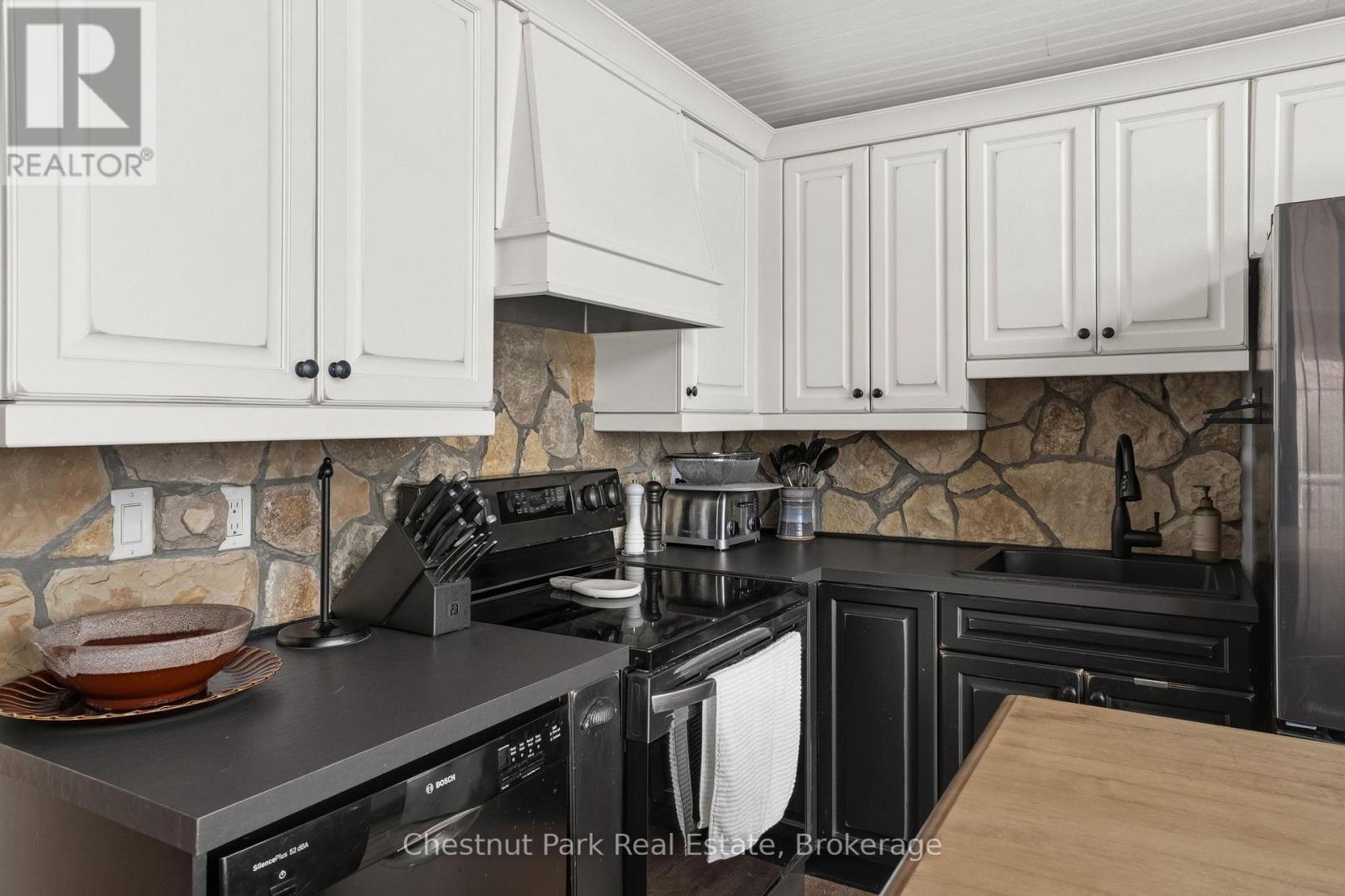 305 Salmon Lake Road Property Photo 8