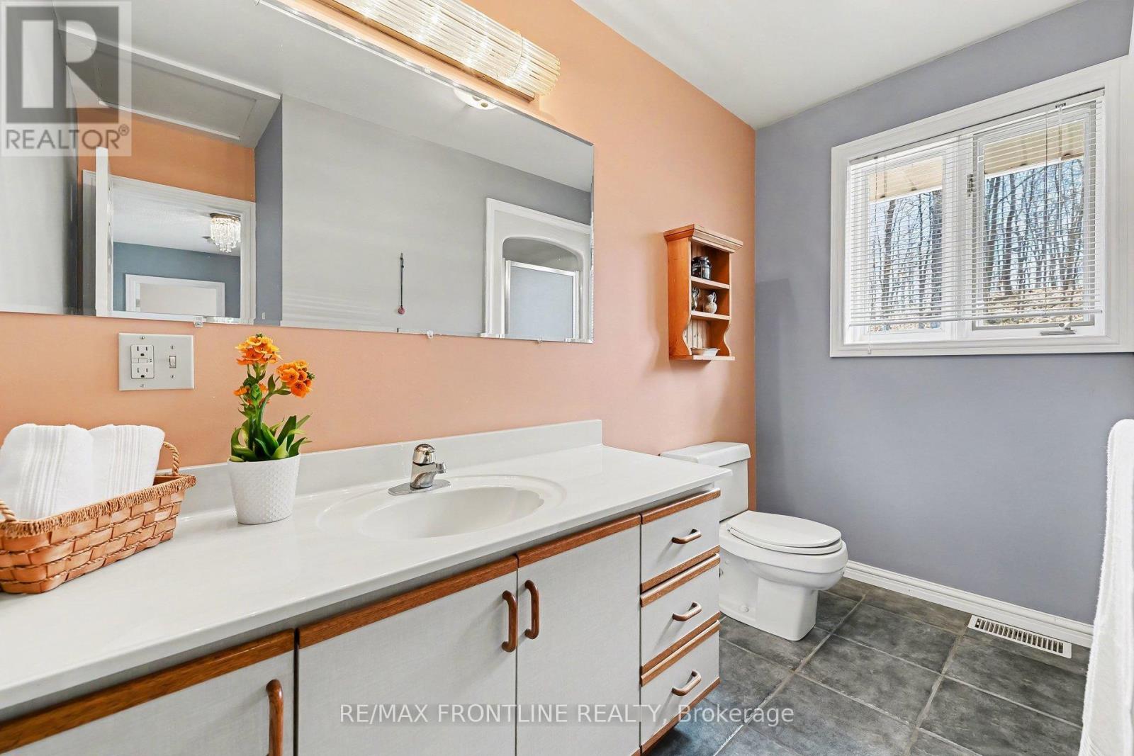 1047 Country Lane Property Photo 20