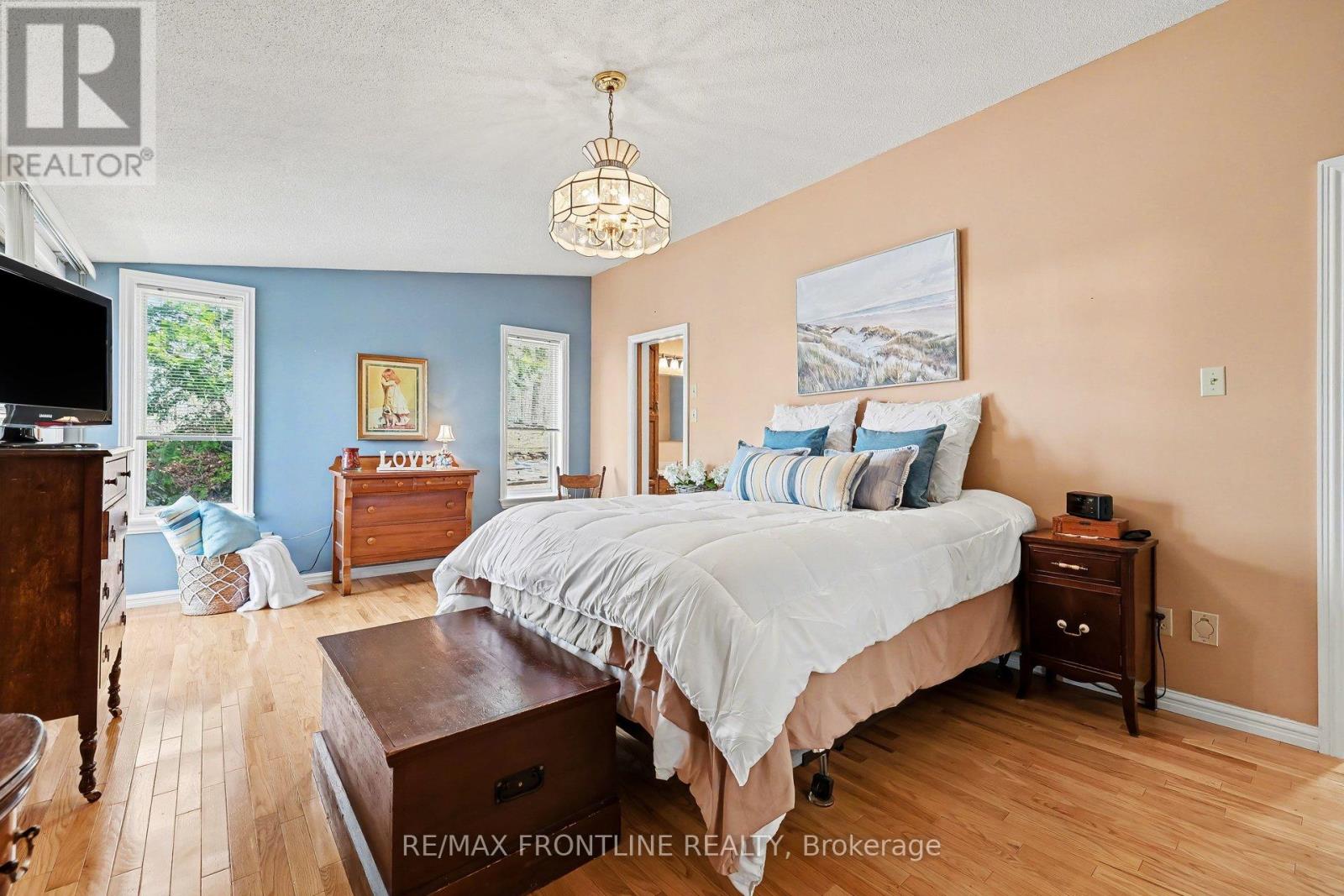 1047 Country Lane Property Photo 22
