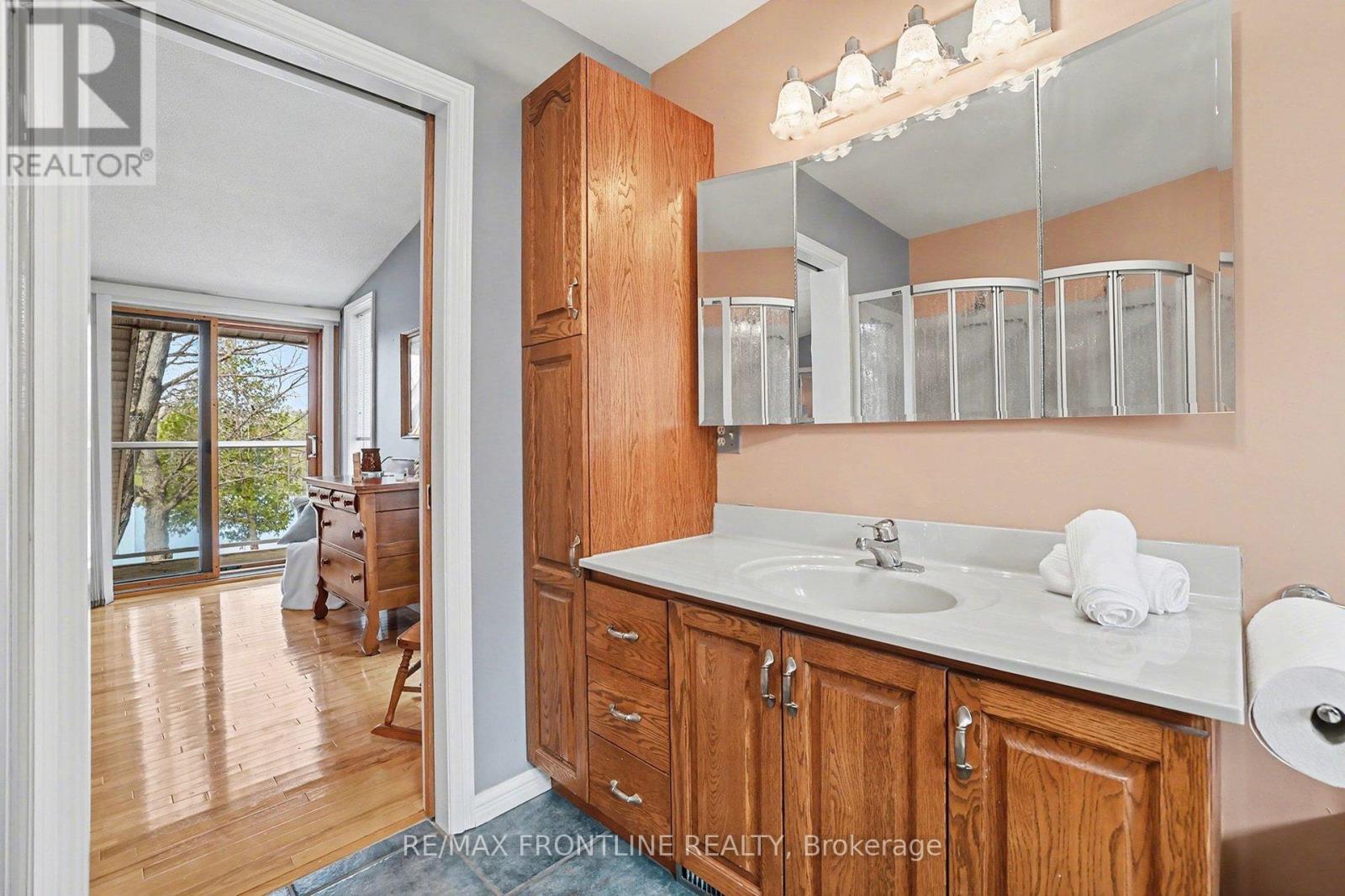 1047 Country Lane Property Photo 28