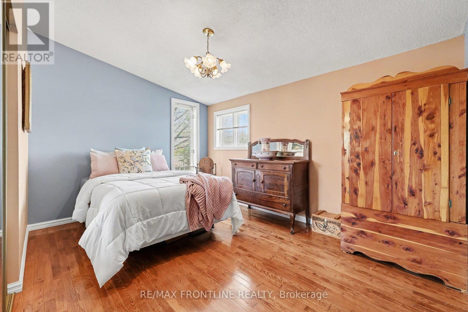 1047 Country Lane Property Photo 30