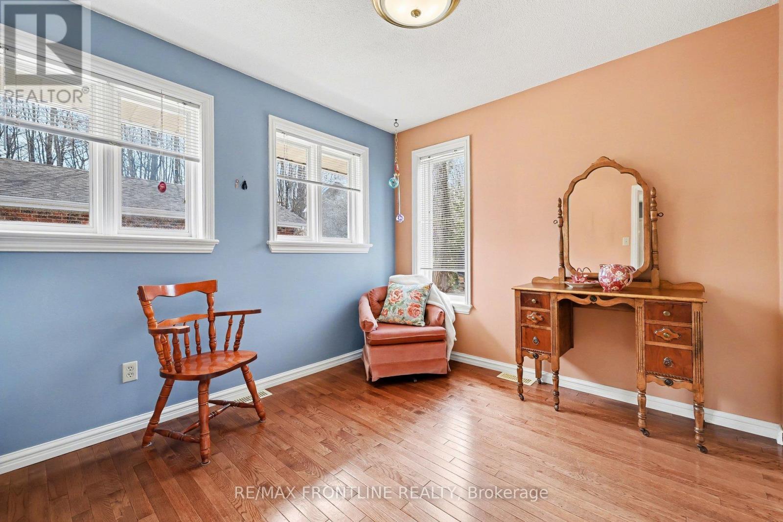 1047 Country Lane Property Photo 31