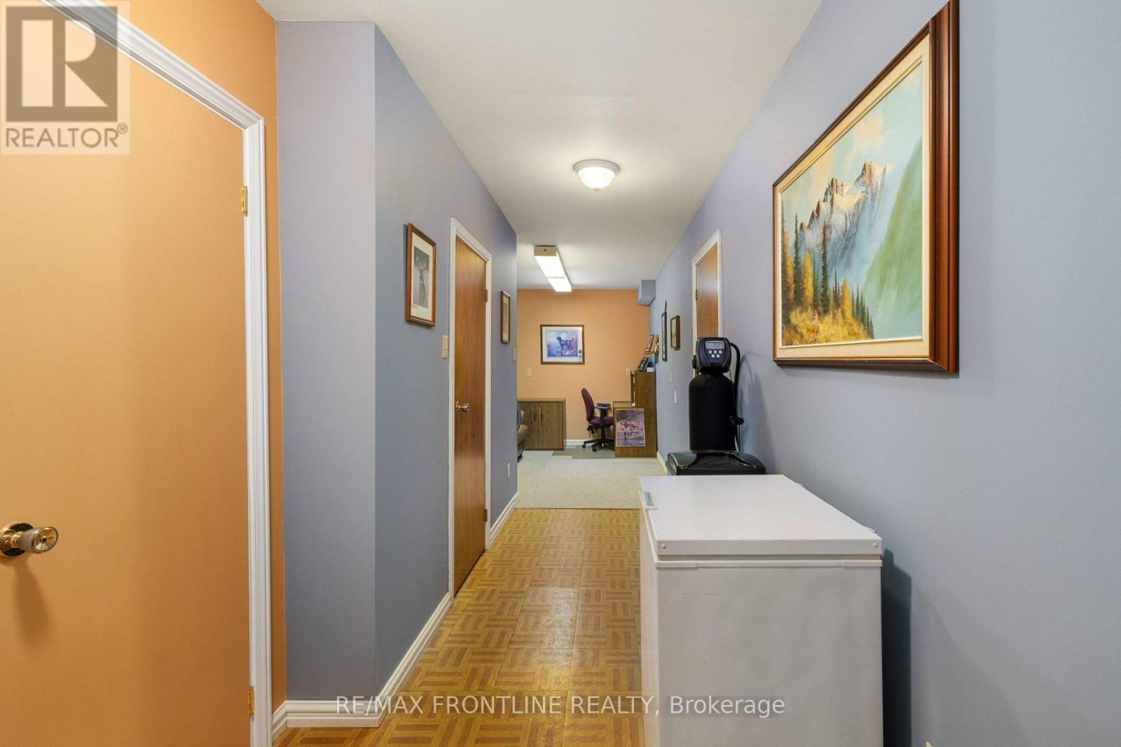 1047 Country Lane Property Photo 32