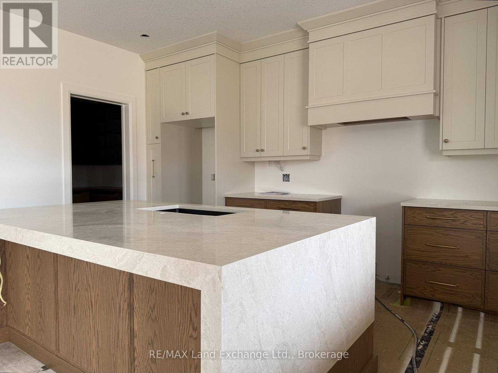 966 Bogdanovic Way Property Photo 3