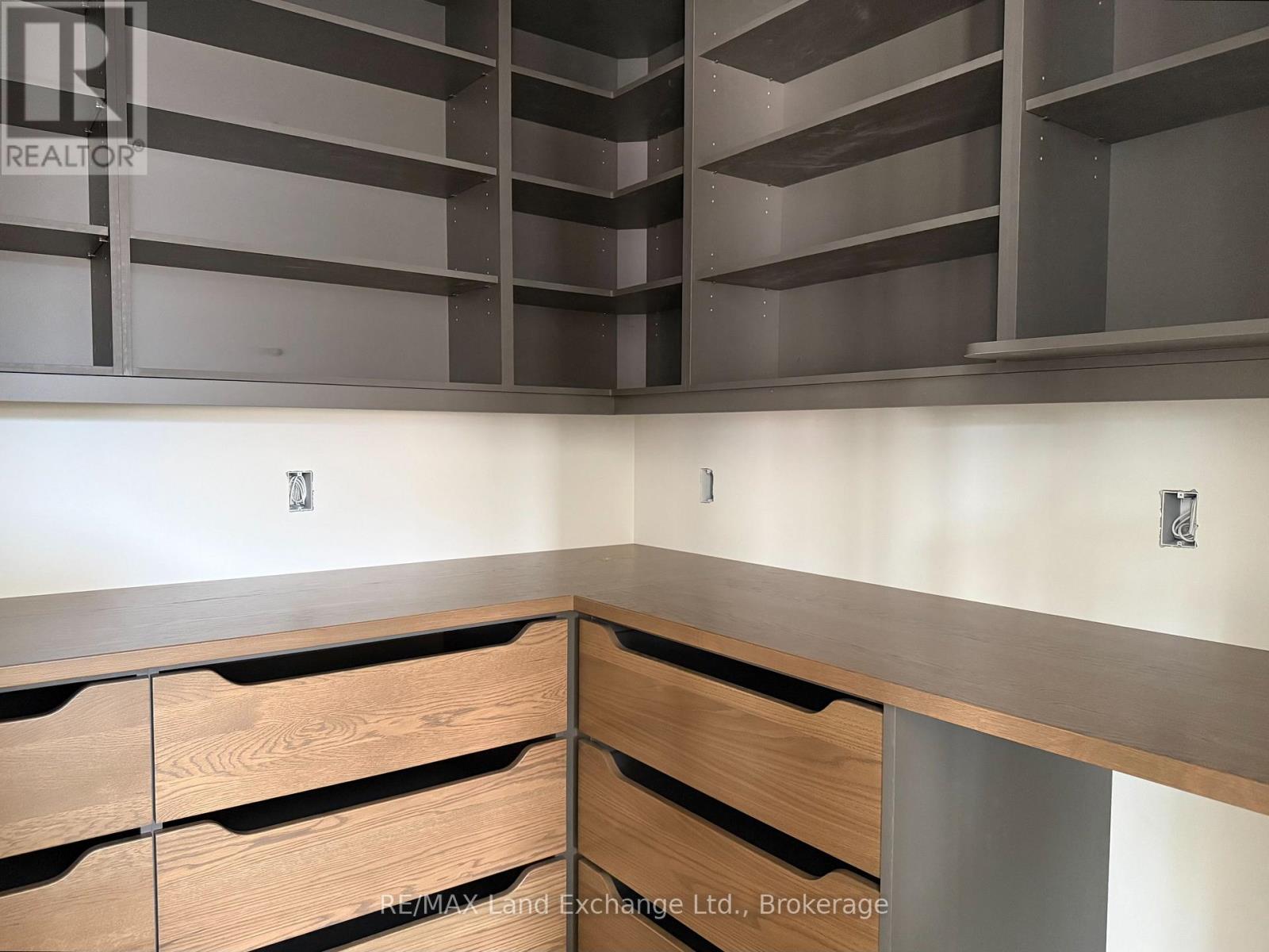 966 Bogdanovic Way Property Photo 7