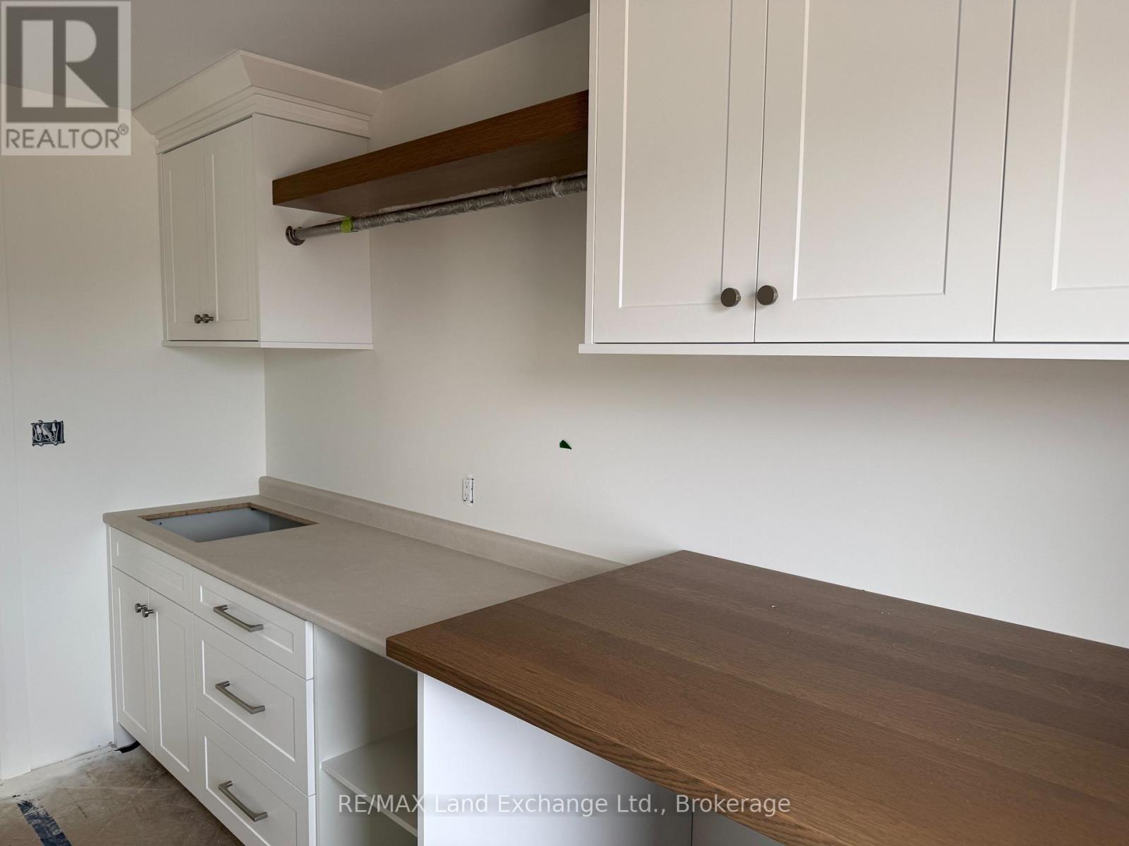 966 Bogdanovic Way Property Photo 11