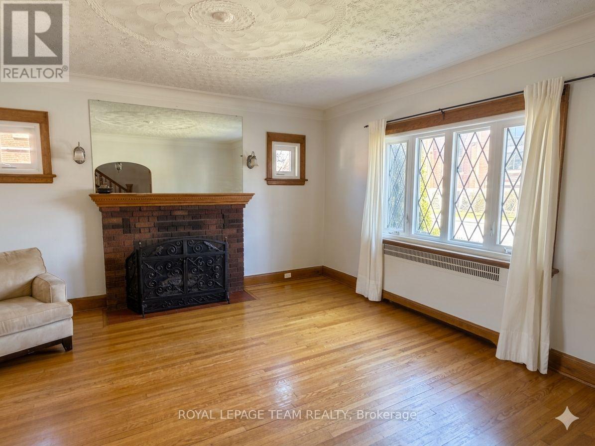 444 Parkdale Avenue Property Photo 3