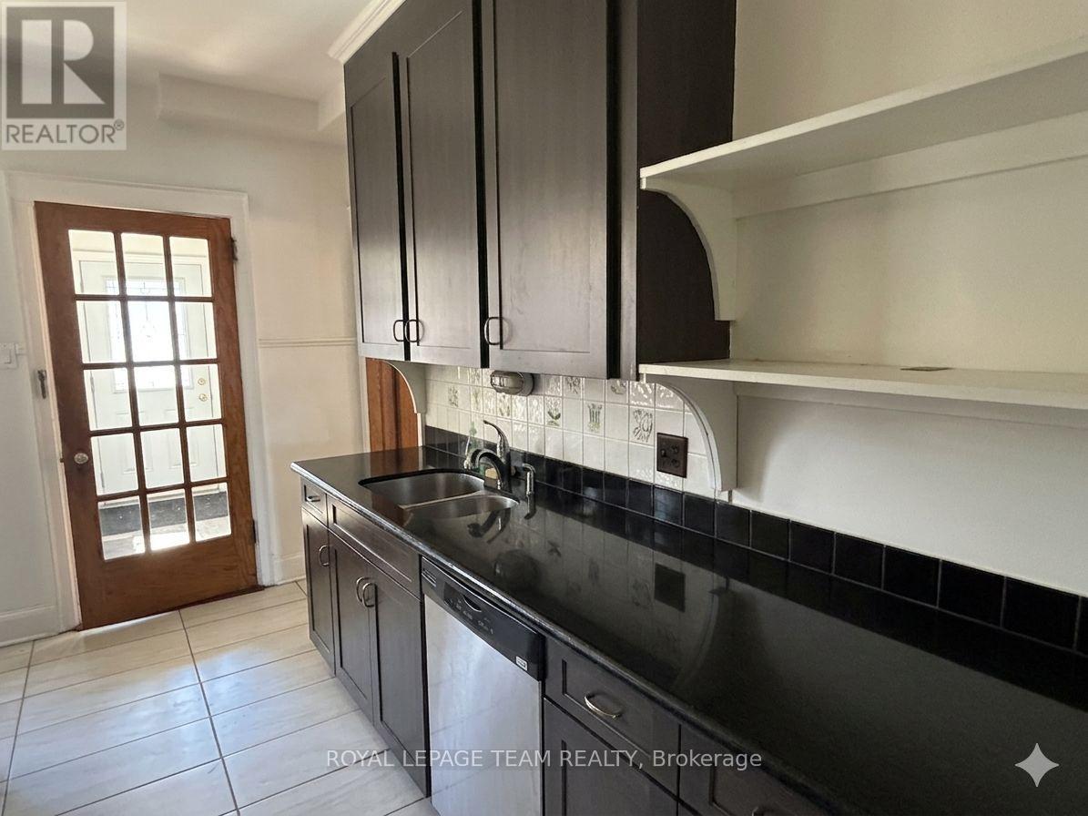 444 Parkdale Avenue Property Photo 4