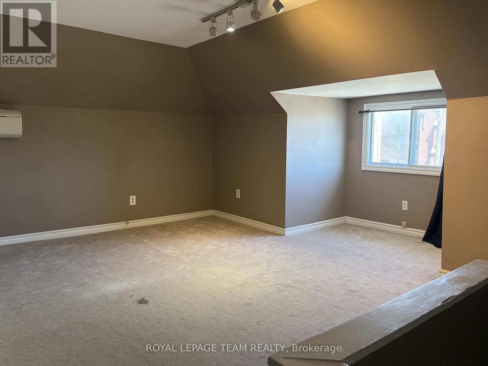 444 Parkdale Avenue Property Photo 13