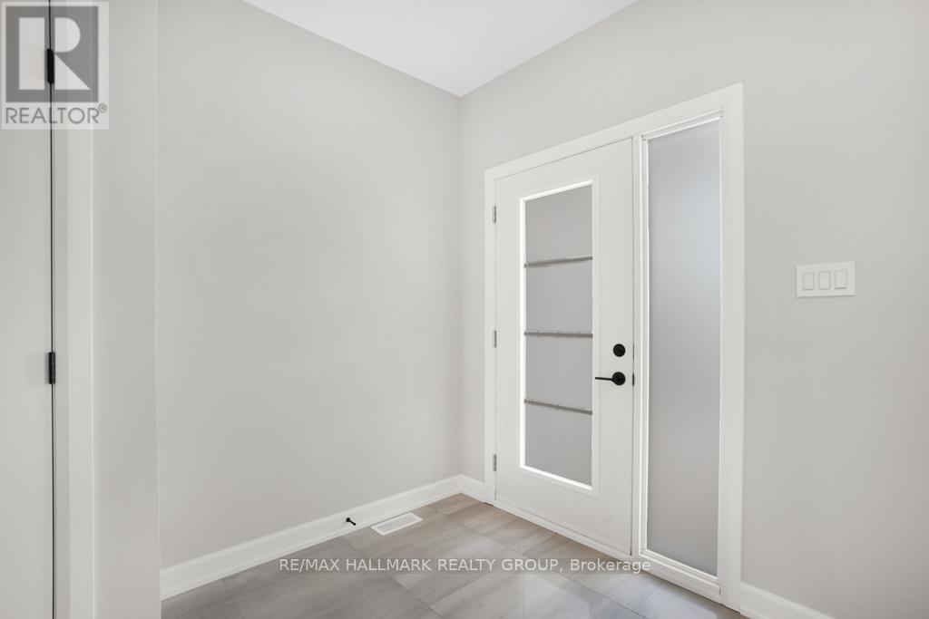 313 Zakari Street Property Photo 4