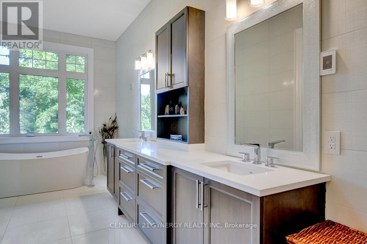 1443 Duchess Crescent Property Photo 25