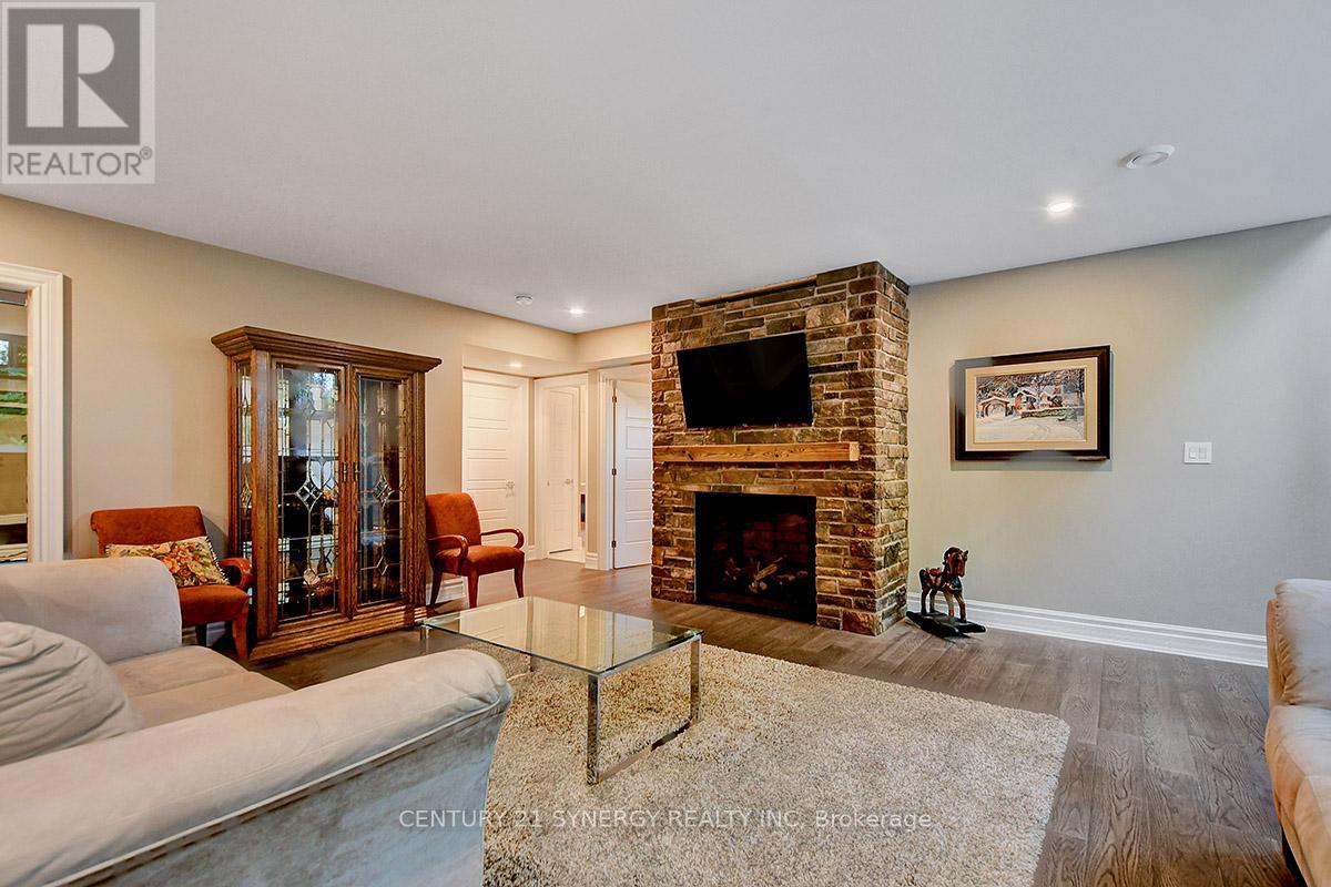 1443 Duchess Crescent Property Photo 36
