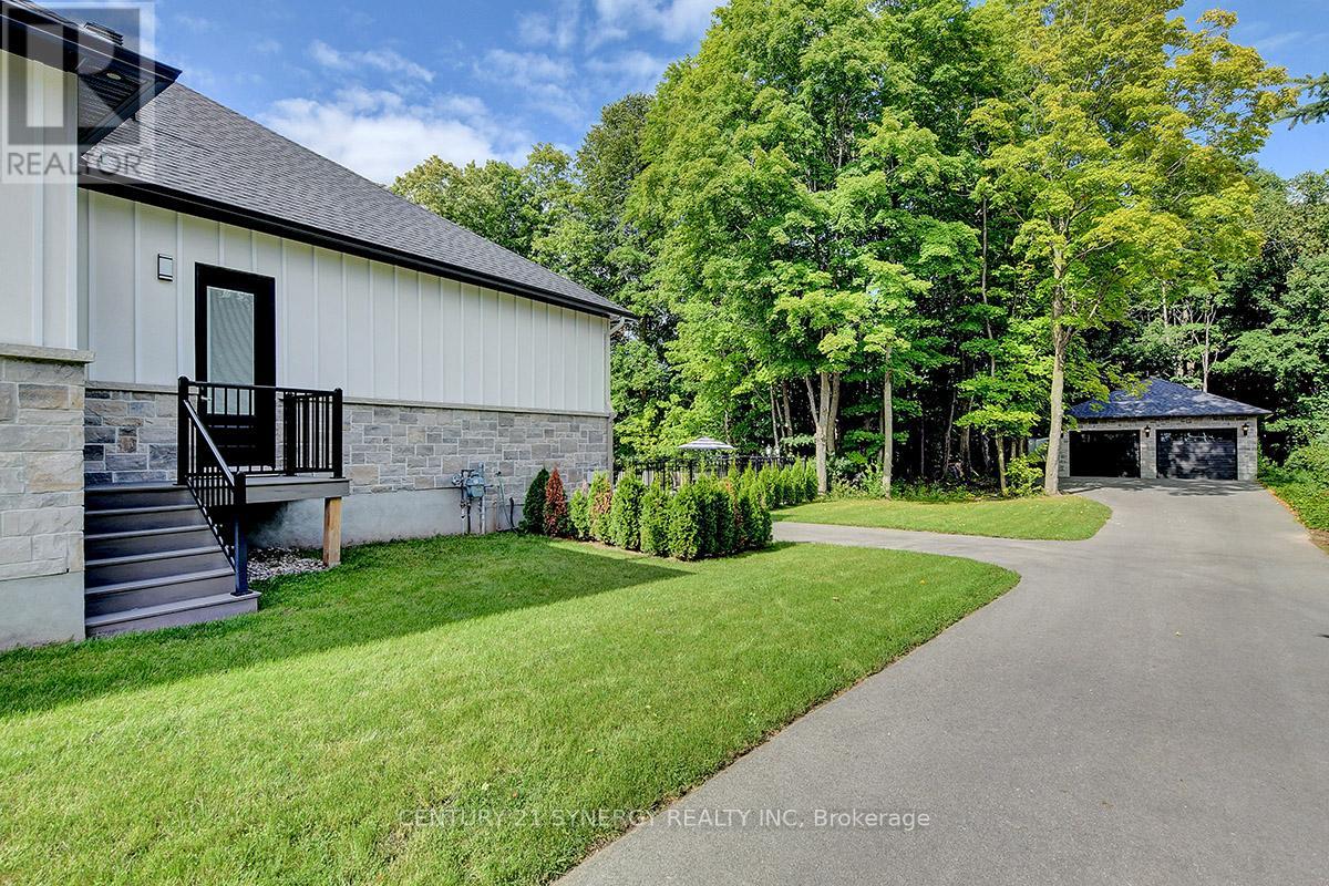 1443 Duchess Crescent Property Photo 46