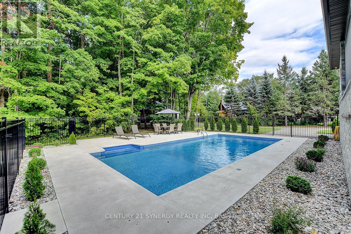 1443 Duchess Crescent Property Photo 47