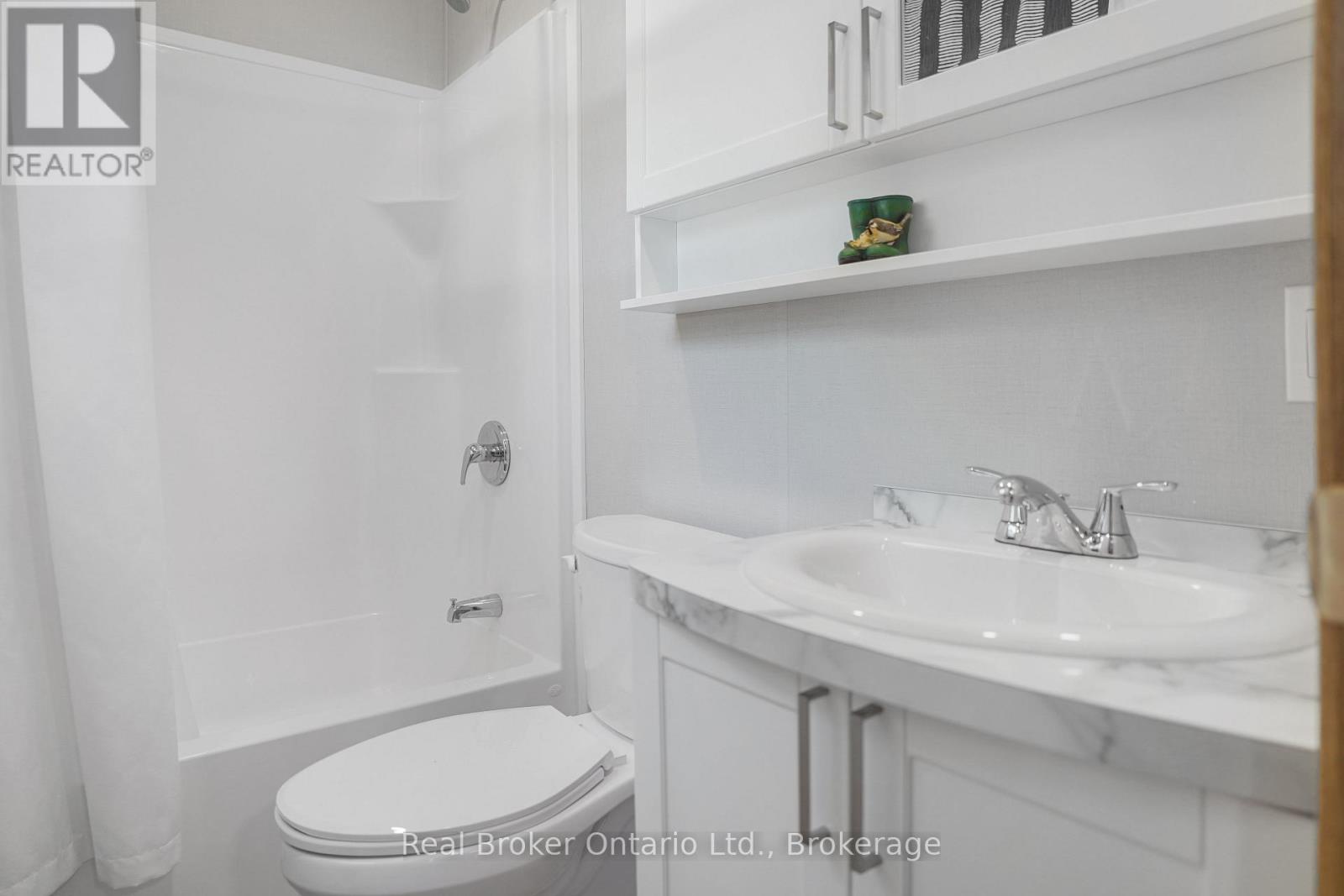 W16 - 13 Southline Avenue Property Photo 15