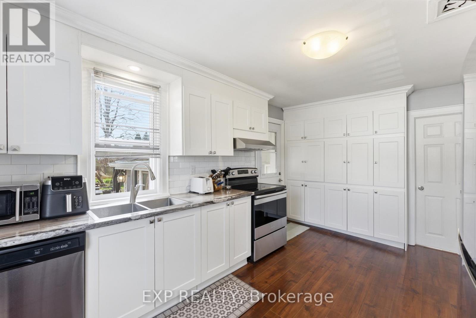 590 Scott Street Property Photo 11
