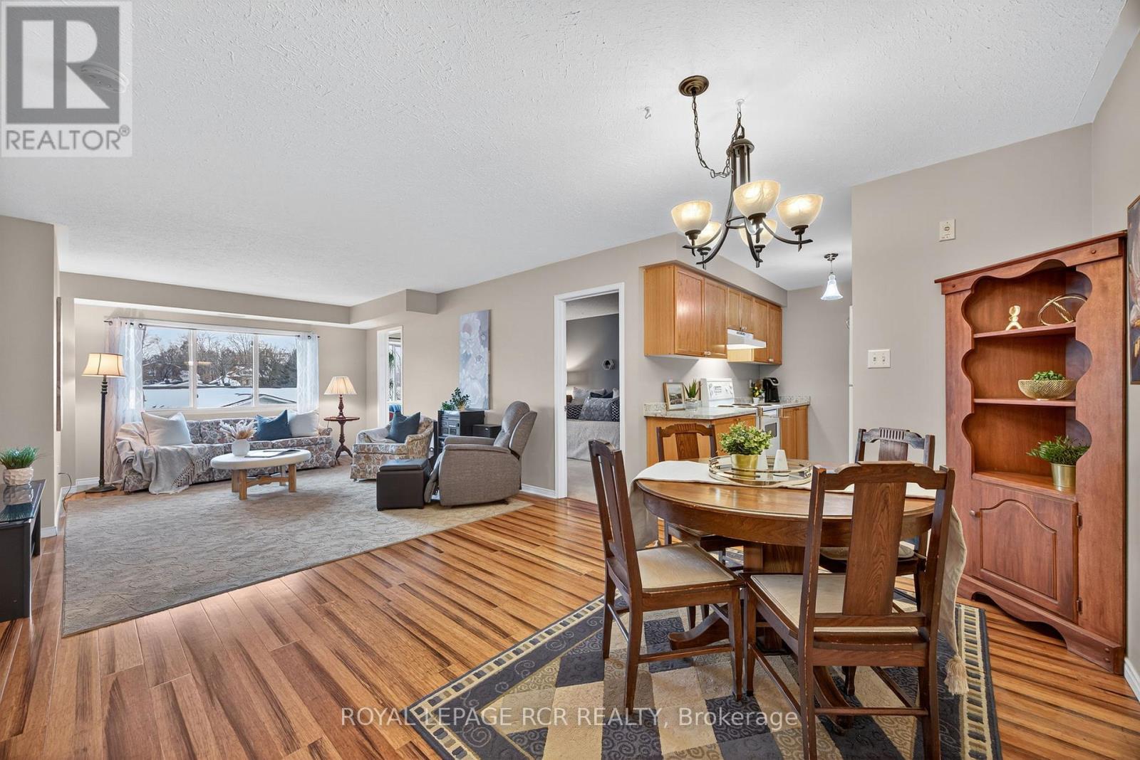 310 - 250 Robert Street Property Photo 2