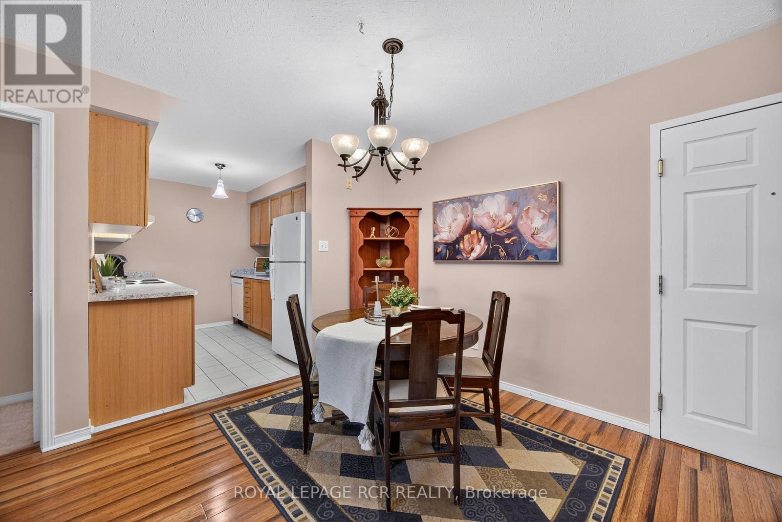 310 - 250 Robert Street Property Photo 3