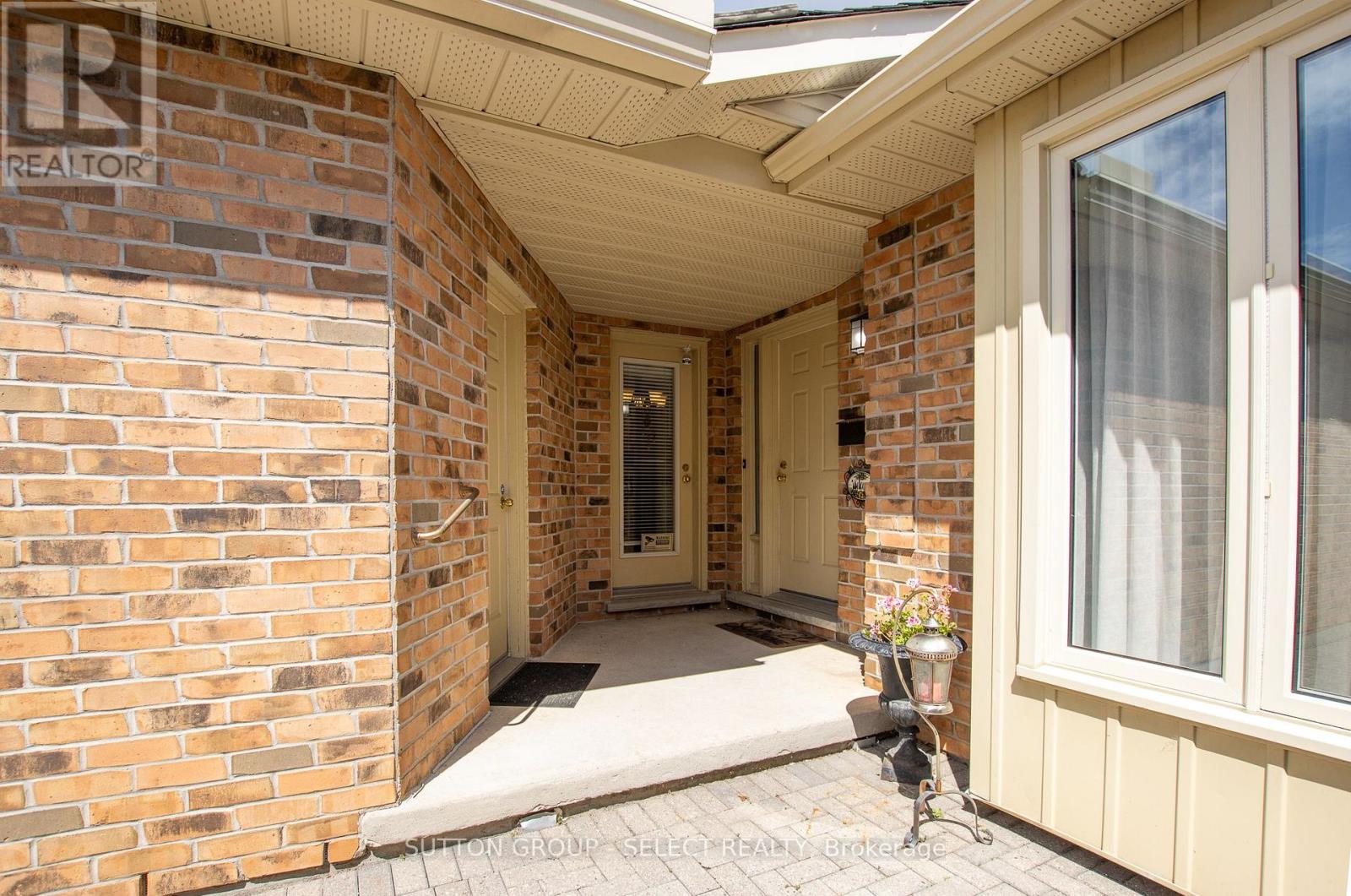 4 - 445 Riverside Drive Property Photo 5
