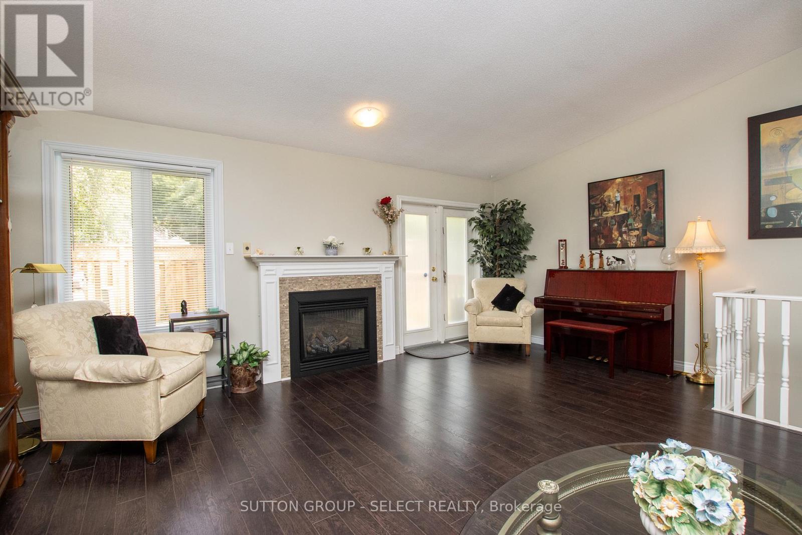 4 - 445 Riverside Drive Property Photo 18