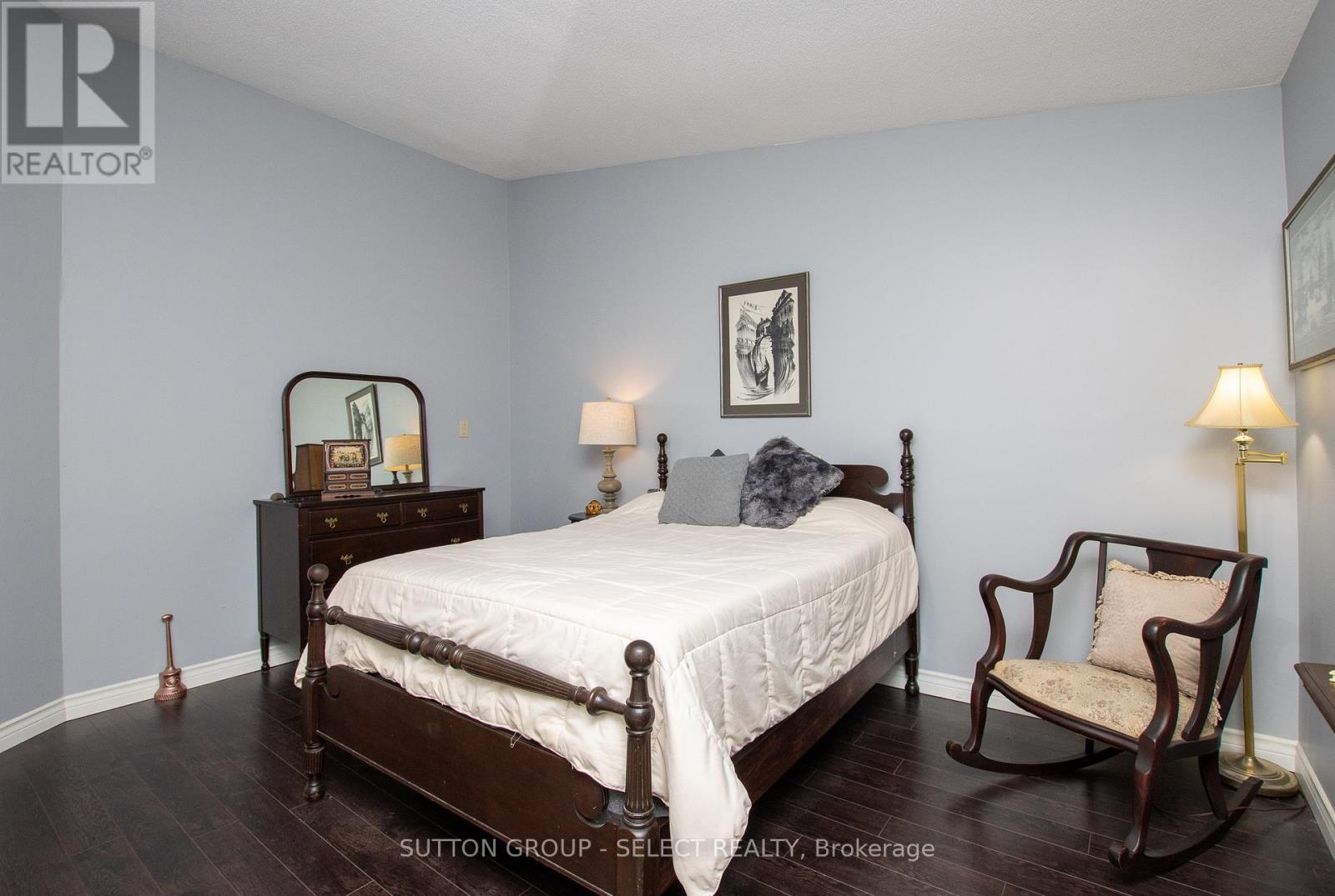 4 - 445 Riverside Drive Property Photo 20