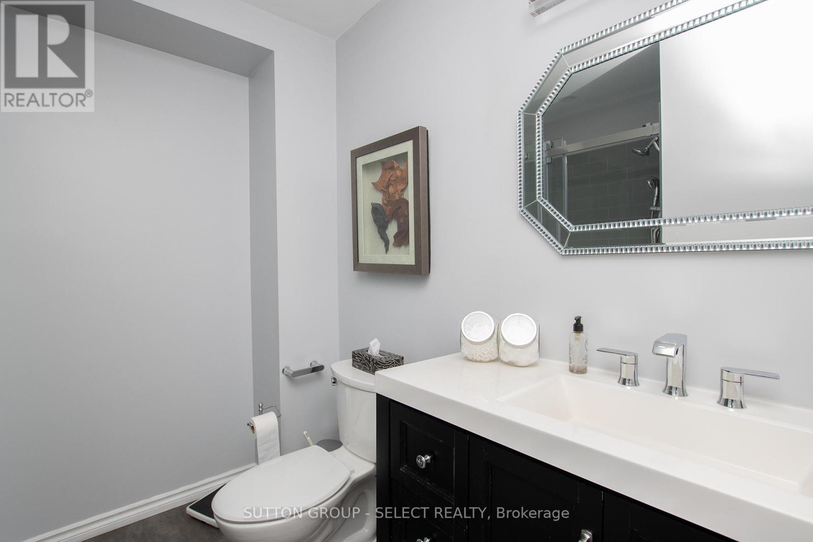 4 - 445 Riverside Drive Property Photo 22
