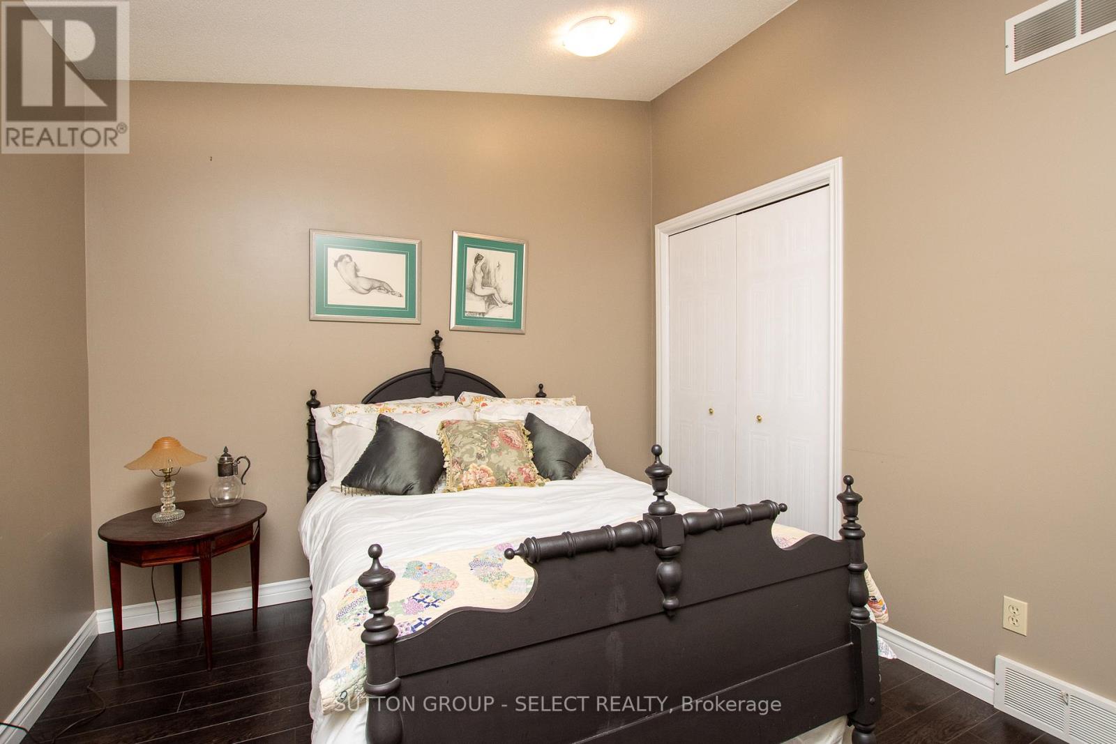 4 - 445 Riverside Drive Property Photo 26