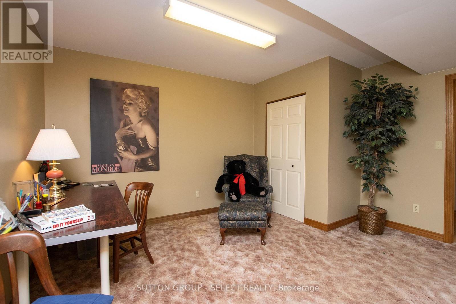 4 - 445 Riverside Drive Property Photo 31