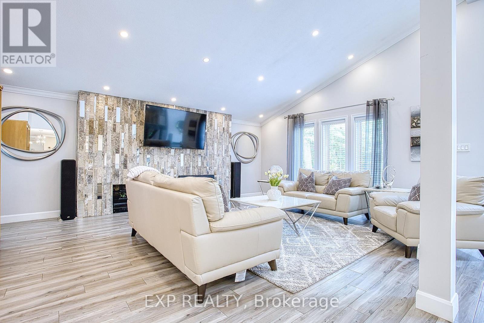 3263 Guyatt Road Property Photo 13