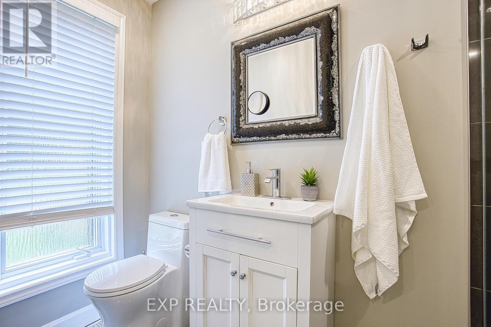 3263 Guyatt Road Property Photo 25