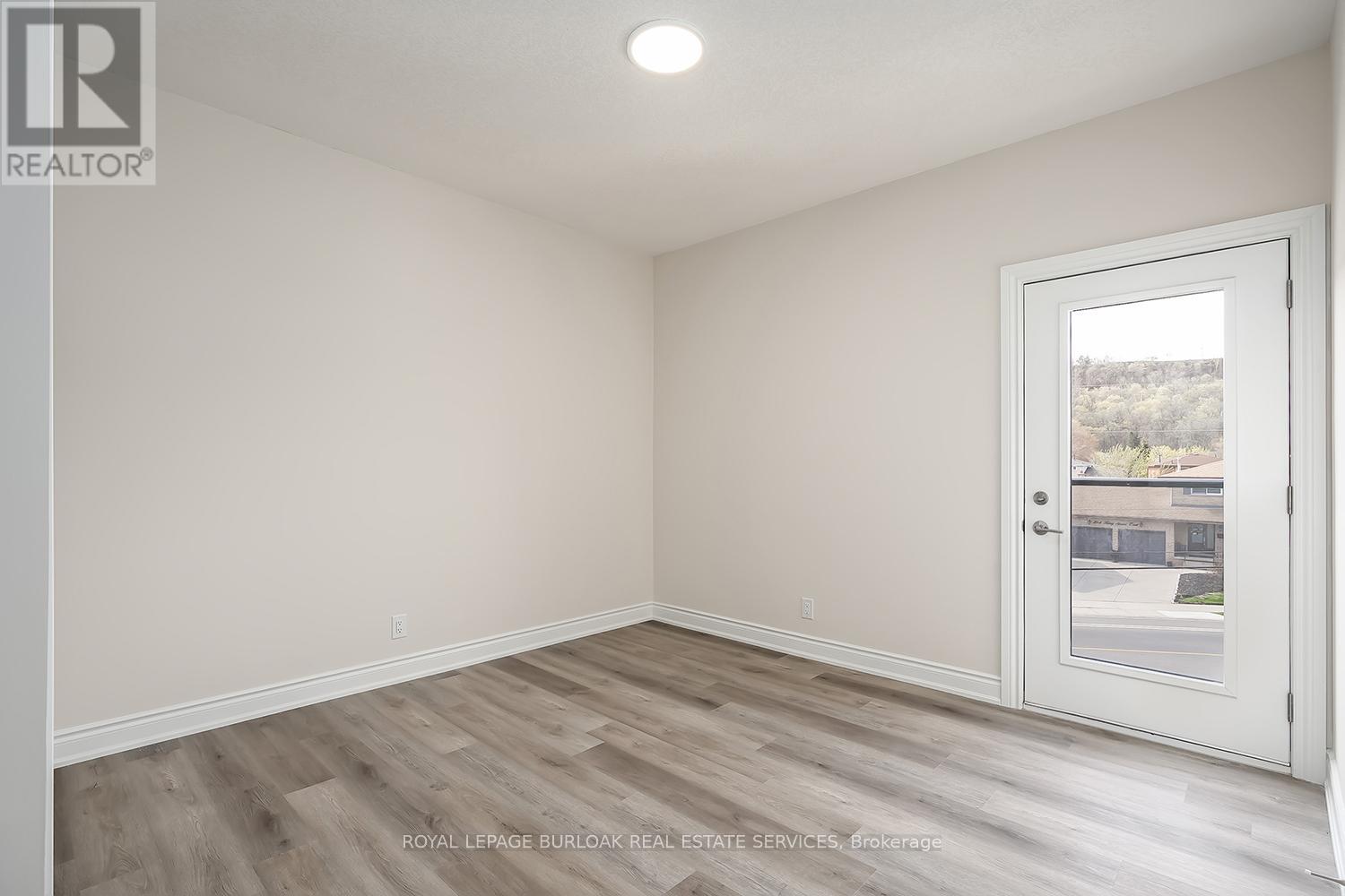 3a - 259 King Street E Property Photo 12