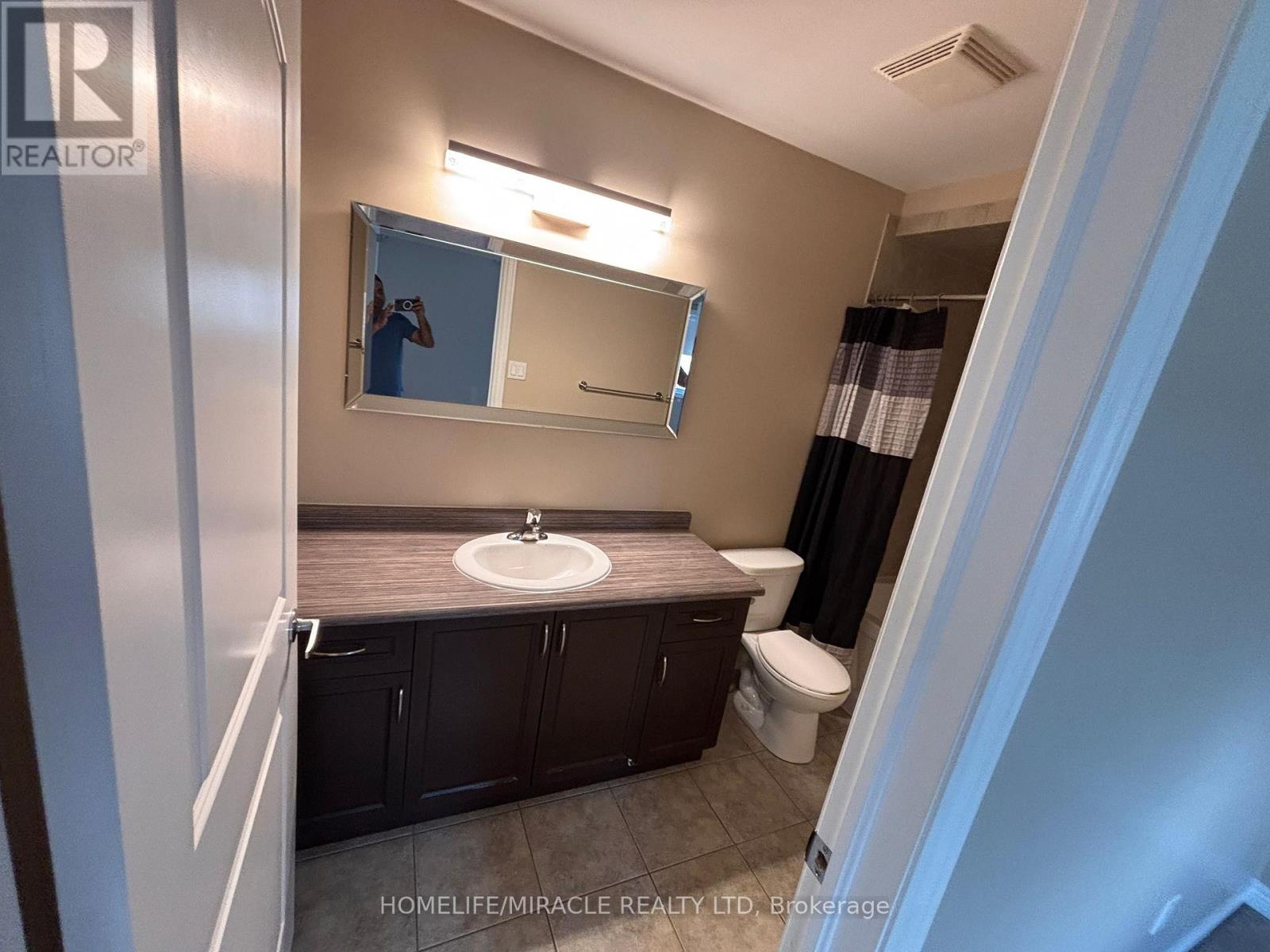 22 - 380 Lake Street Property Photo 10