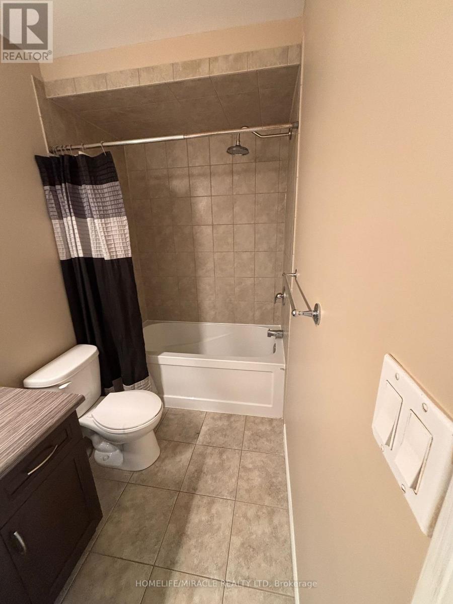 22 - 380 Lake Street Property Photo 16