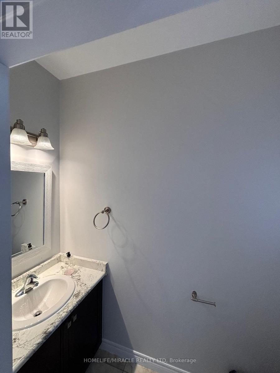 22 - 380 Lake Street Property Photo 17
