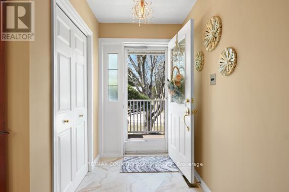 152 Bridge Street W Property Photo 4
