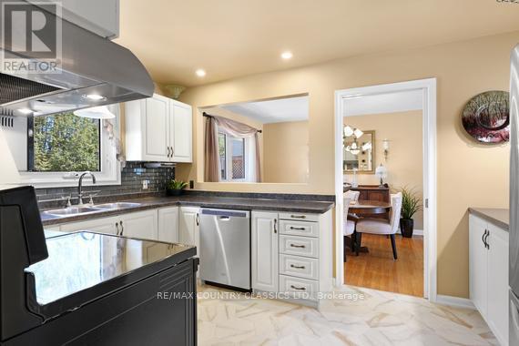 152 Bridge Street W Property Photo 11