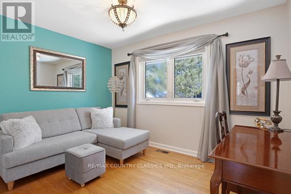 152 Bridge Street W Property Photo 13