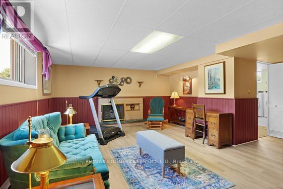 152 Bridge Street W Property Photo 20