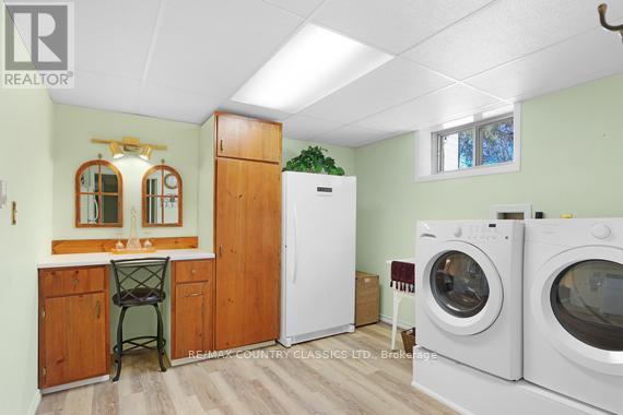 152 Bridge Street W Property Photo 22