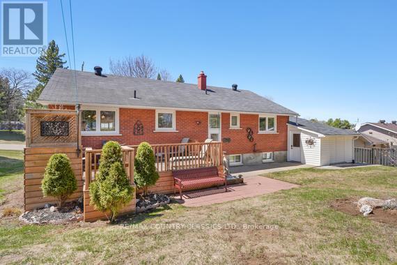 152 Bridge Street W Property Photo 24