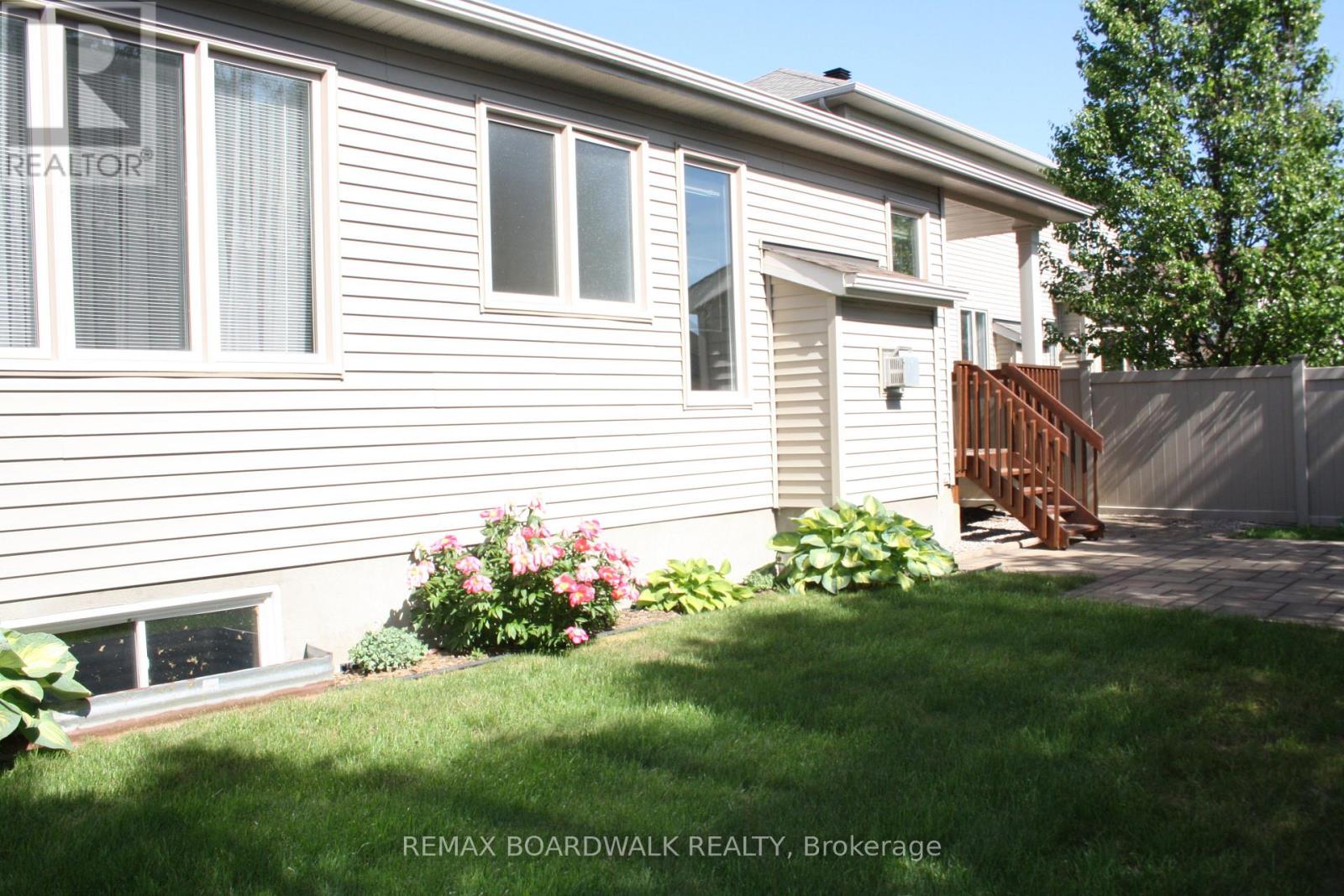 1861 Mickelberry Crescent Property Photo 36