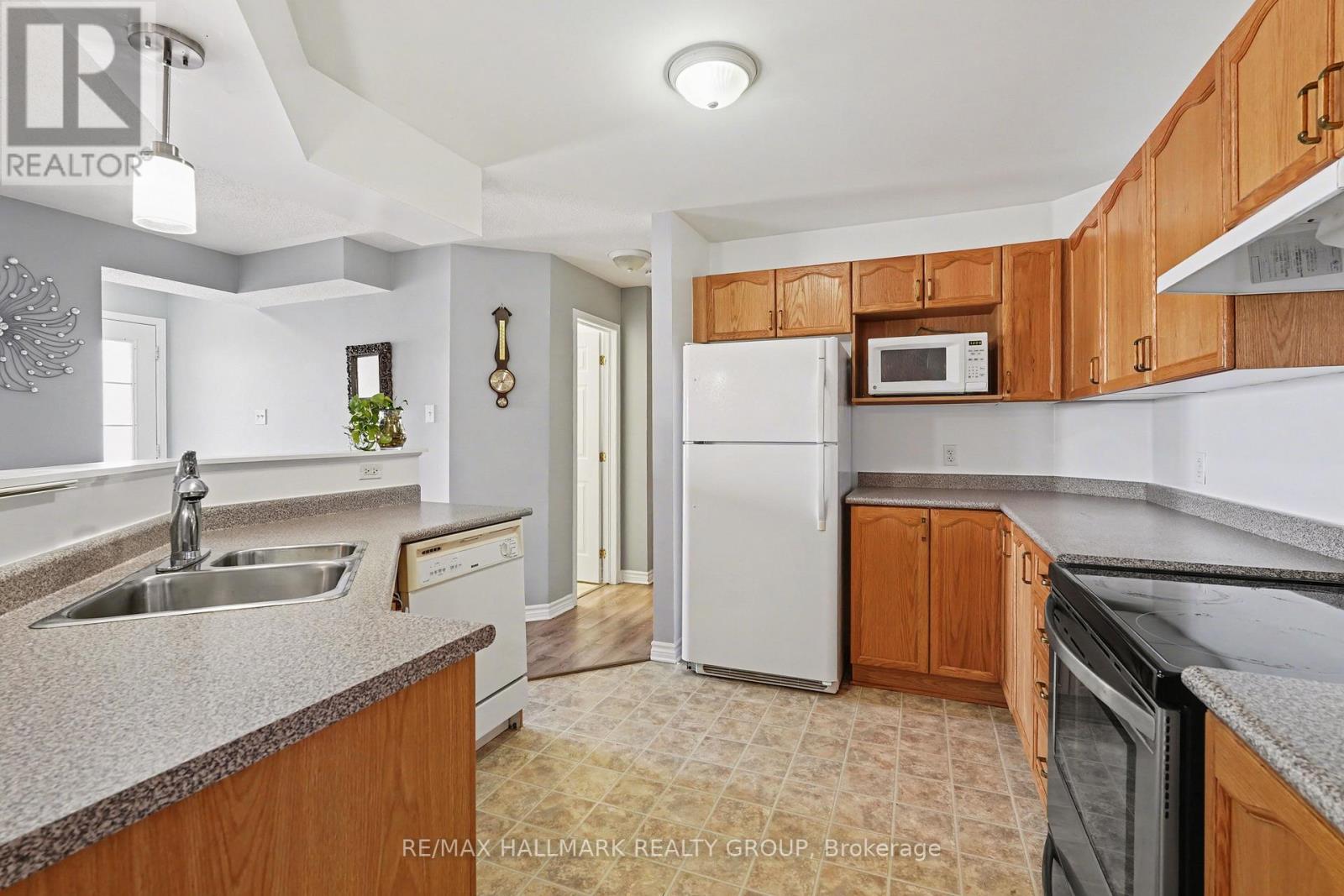 205 - 3275 St Joseph Boulevard Property Photo 12
