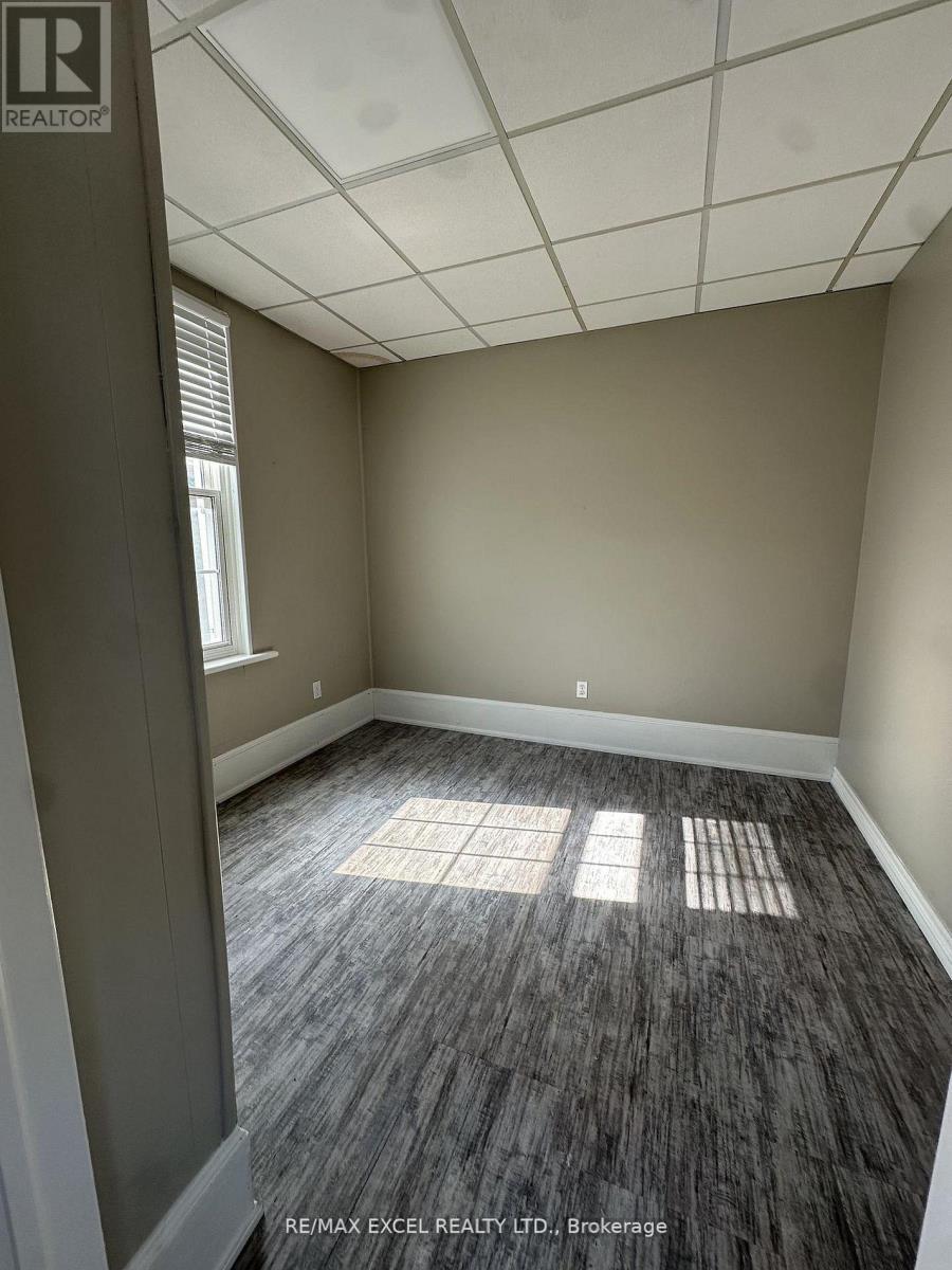 319 Division Street Property Photo 4