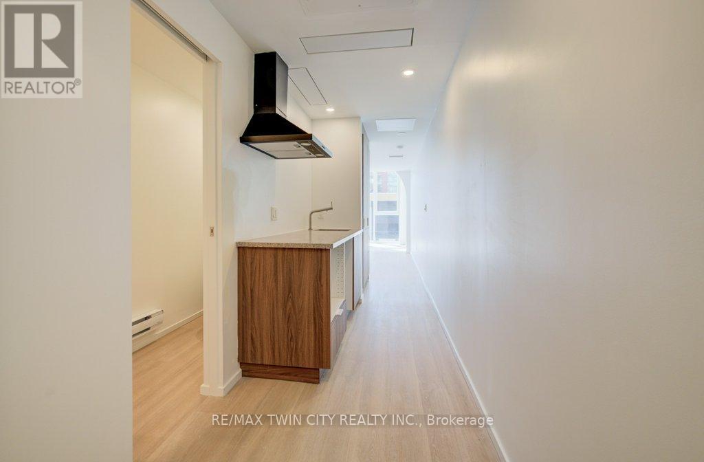 26 King Street E Property Photo 4