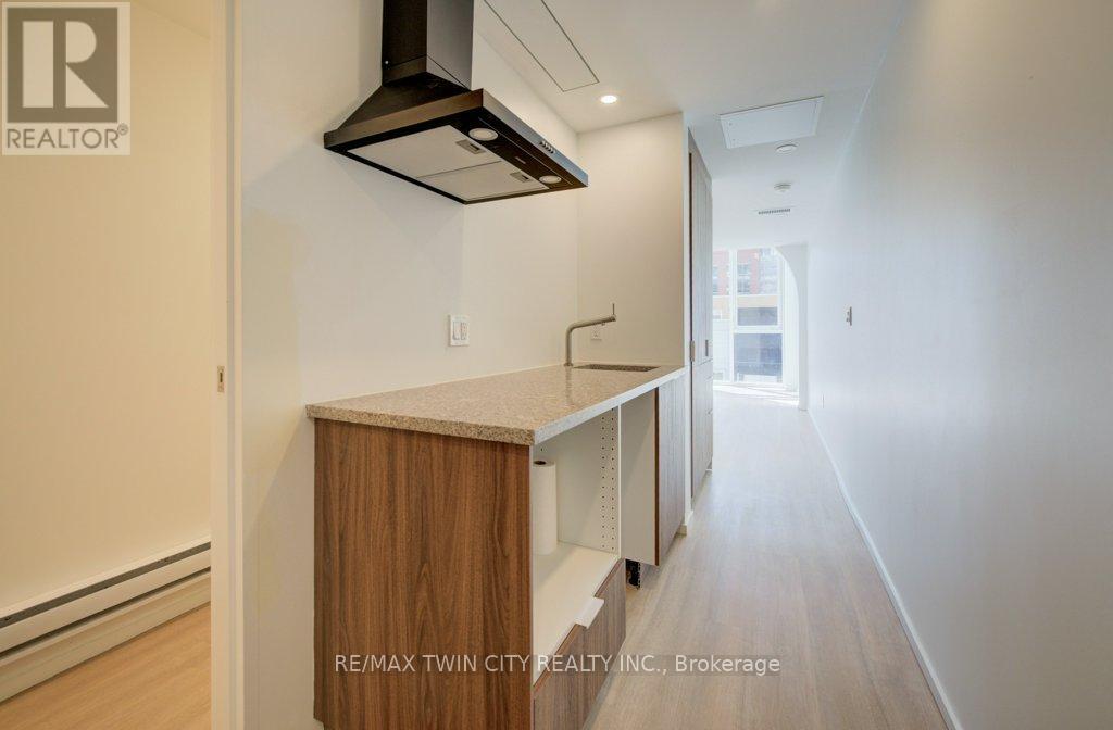26 King Street E Property Photo 5