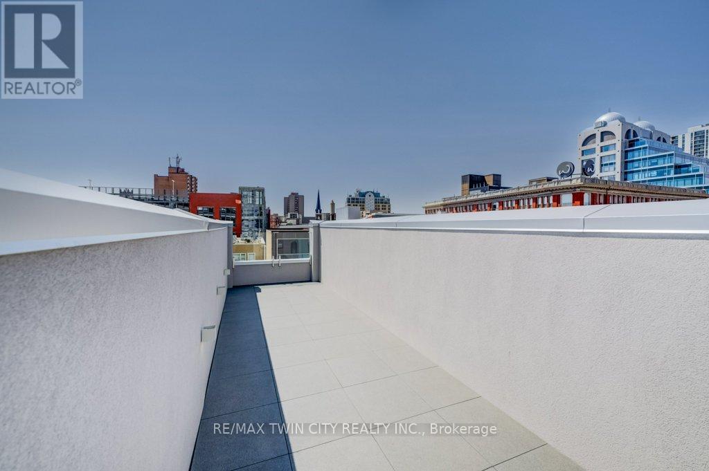 26 King Street E Property Photo 15