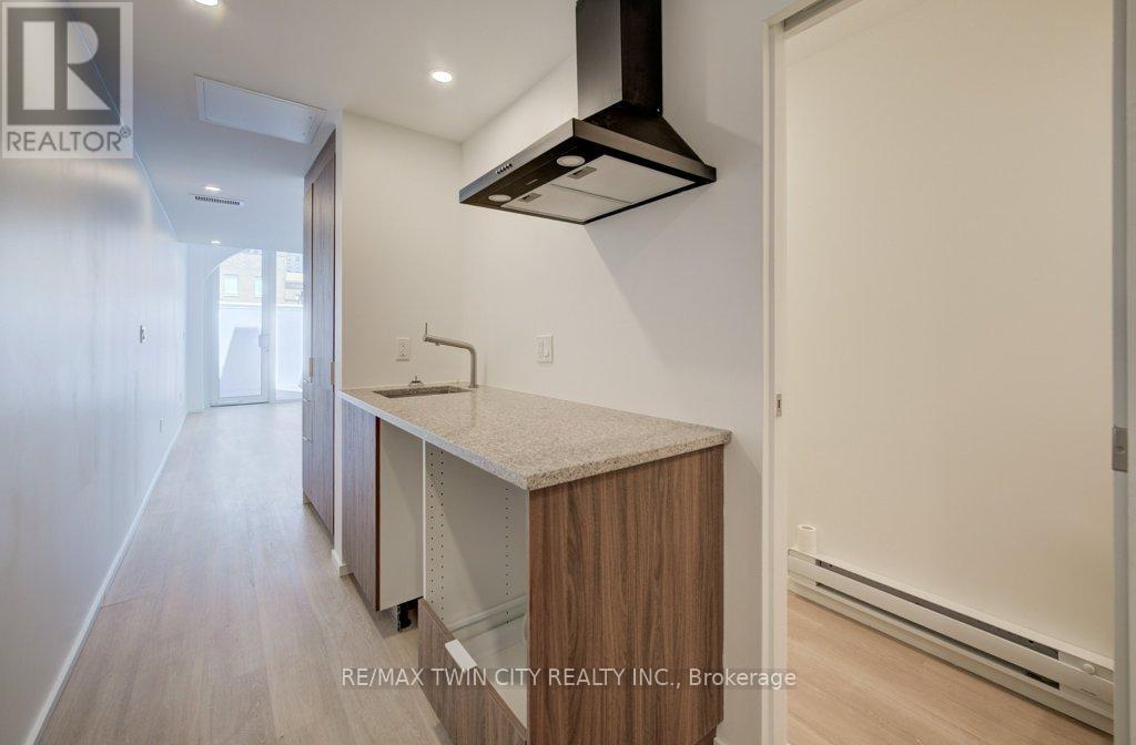 26 King Street E Property Photo 18