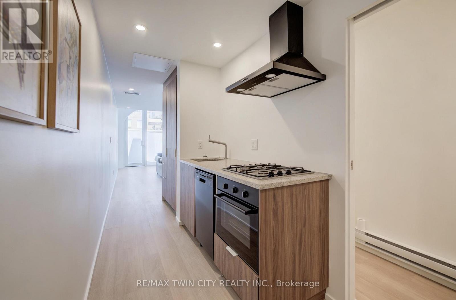 26 King Street E Property Photo 19